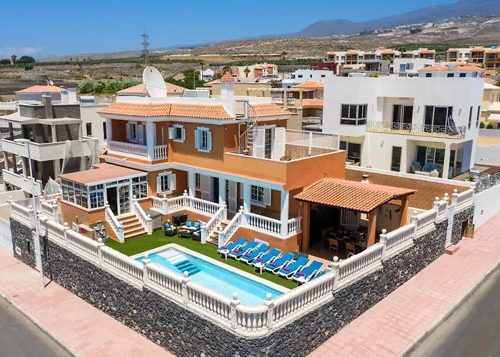 Naranja With Private Heated Pool, Sea Views, Air Conditioning, Terrace, Itv And Bbc Channels, Wifi *
