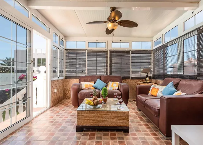 Naranja With Private Heated Pool, Sea Views, Air Conditioning, Terrace, Itv And Bbc Channels, Wifi Callao Salvaje