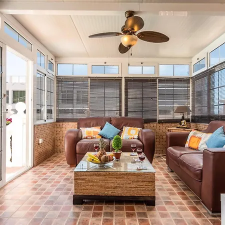 Naranja With Private Heated Pool, Sea Views, Air Conditioning, Terrace, Itv And Bbc Channels, Wifi קיאו סלבאחה